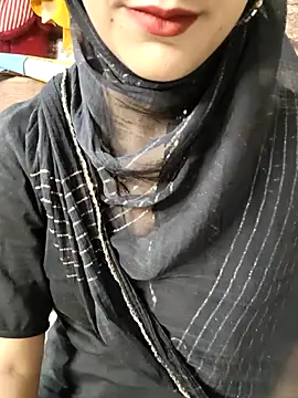 Snapshot of Indian-Aleena chatting on 05-25-26, 06:14 Indian-Aleena online show from 05-25-26, 06:14