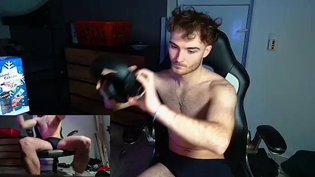 Snapshot of Rudi2007Eye chatting on 12-14-25, 04:23 Rudi2007Eye online show from 12-14-25, 04:23