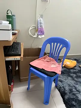 Snapshot of Linh_linh01 chatting on 09-24-25, 05:44 Linh linh01 online show from 09-24-25, 05:44