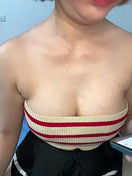 Snapshot of Linh_linh01 chatting on 10-05-25, 07:56 Linh linh01 online show from 10-05-25, 07:56