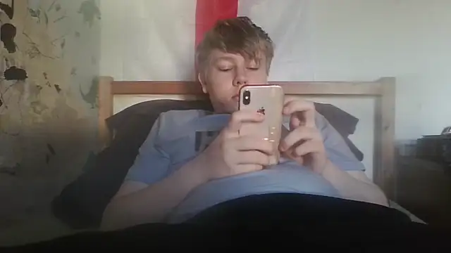 Snapshot of TomasCramp chatting on 03-21-26, 10:09 TomasCramp online show from 03-21-26, 10:09