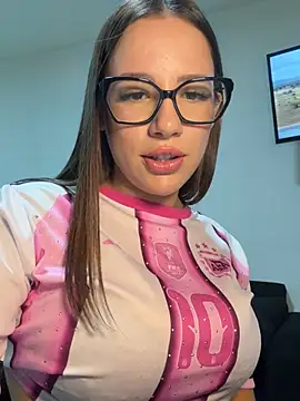 AlessiaaRuso1 online show from 06-24-26, 02:10
