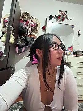 Snapshot of saranghae_ chatting on 10-06-25, 12:41 saranghae online show from 10-06-25, 12:41