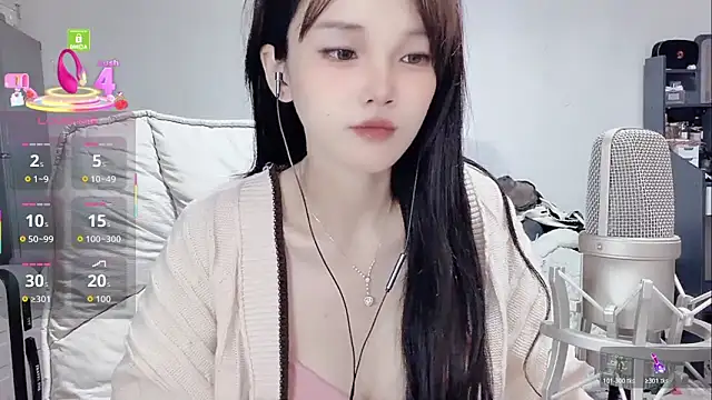 Snapshot of twlilybae chatting on 03-05-26, 10:33 twlilybae online show from 03-05-26, 10:33