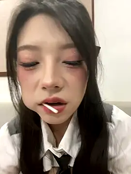 yuanyuanzi99 online show from 10-16-25, 12:17