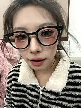 yuanyuanzi99 online show from 01-07-26, 06:21