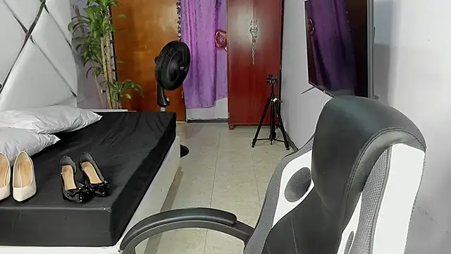 KikaDuque online show from 09-26-25, 06:45