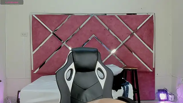 KikaDuque online show from 09-30-25, 07:08