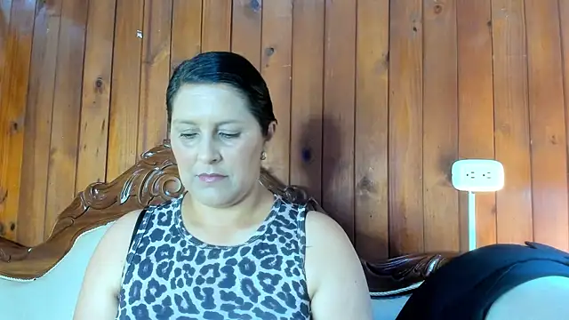 KikaDuque online show from 10-20-25, 07:47