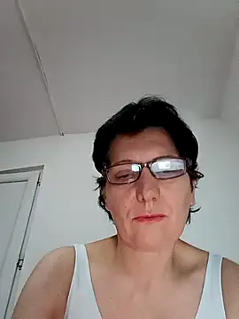 Snapshot of Vera_Elle chatting on 10-08-25, 02:14 Vera Elle online show from 10-08-25, 02:14