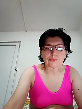 Snapshot of Vera_Elle chatting on 10-21-25, 06:19 Vera Elle online show from 10-21-25, 06:19