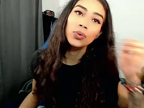 Snapshot of Sweet-Cris chatting on 01-12-26, 07:41 Sweet-Cris online show from 01-12-26, 07:41