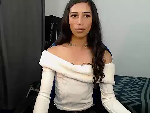 Snapshot of Sweet-Cris chatting on 02-19-26, 05:42 Sweet-Cris online show from 02-19-26, 05:42