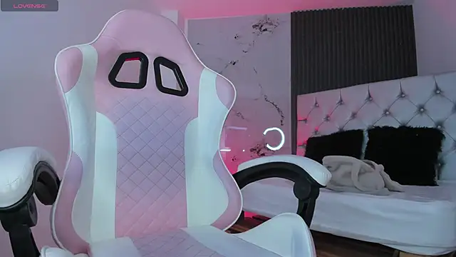 chloesagee online show from 10-22-25, 11:26