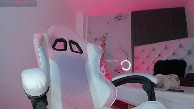 chloesagee online show from 12-22-25, 11:24