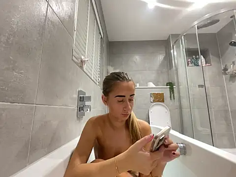 Snapshot of SexyySiSi chatting on 11-13-25, 09:25 SexyySiSi online show from 11-13-25, 09:25