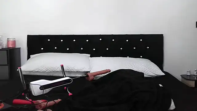 Snapshot of OliviaRyan22 chatting on 03-16-26, 05:44 OliviaRyan22 online show from 03-16-26, 05:44