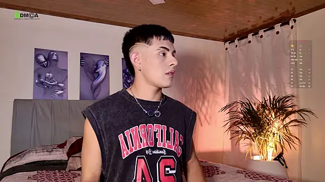 Snapshot of tivendann chatting on 12-21-25, 05:14 tivendann online show from 12-21-25, 05:14