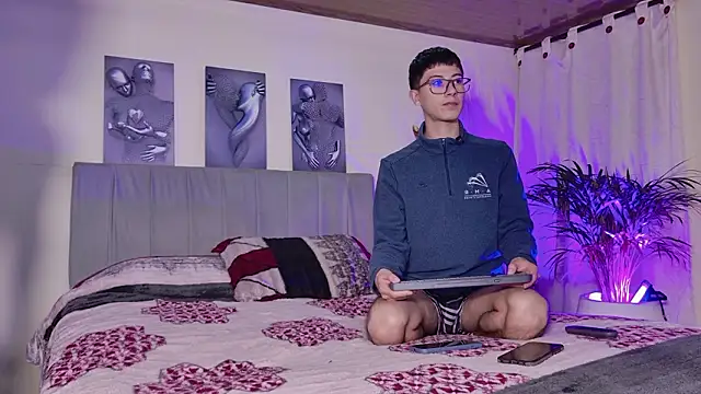 Snapshot of tivendann chatting on 02-15-26, 09:30 tivendann online show from 02-15-26, 09:30