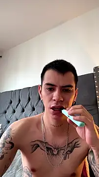 Snapshot of chris_suarez chatting on 07-15-26, 09:31 chris suarez online show from 07-15-26, 09:31