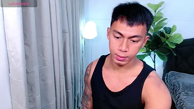 Snapshot of PinooyMilker chatting on 06-11-26, 02:44 PinooyMilker online show from 06-11-26, 02:44