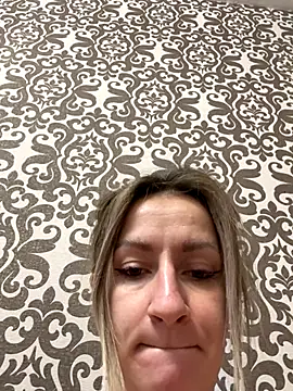 EvvaMur online show from 10-14-25, 01:17