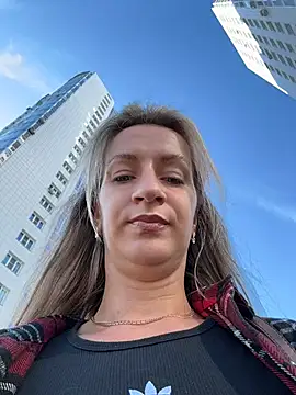 Snapshot of EvvaMur chatting on 06-18-26, 01:28 EvvaMur online show from 06-18-26, 01:28