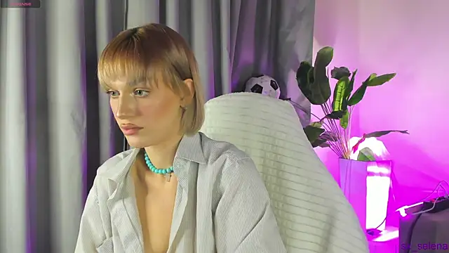 Snapshot of Ice_Strawberry chatting on 07-15-26, 02:50 Ice Strawberry online show from 07-15-26, 02:50