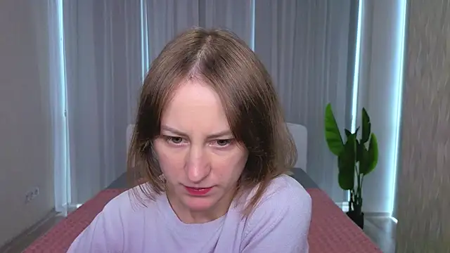 Snapshot of LuluChiiii chatting on 10-10-25, 10:03 LuluChiiii online show from 10-10-25, 10:03