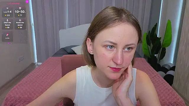 LuluChiiii online show from 12-01-25, 10:42