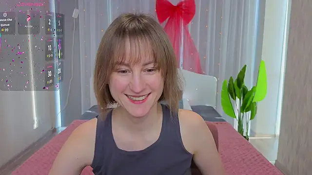 Snapshot of LuluChiiii chatting on 01-06-26, 10:52 LuluChiiii online show from 01-06-26, 10:52