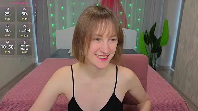 Snapshot of LuluChiiii chatting on 01-08-26, 11:23 LuluChiiii online show from 01-08-26, 11:23