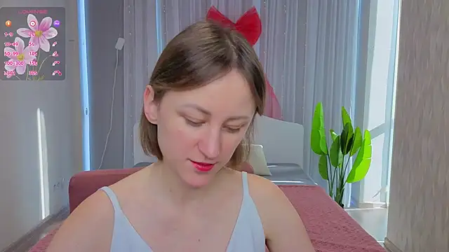 Snapshot of LuluChiiii chatting on 02-10-26, 10:19 LuluChiiii online show from 02-10-26, 10:19