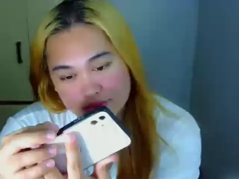 Snapshot of Annierose_ts chatting on 02-17-26, 08:04 Annierose ts online show from 02-17-26, 08:04