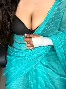 Snapshot of linishal chatting on 10-07-25, 05:10 linishal online show from 10-07-25, 05:10