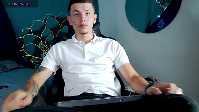 Snapshot of Ryan_Miller chatting on 09-25-25, 08:56 Ryan Miller online show from 09-25-25, 08:56