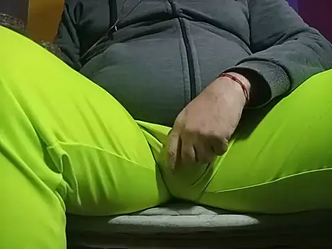 BabyBearMilk online show from 11-08-25, 05:29