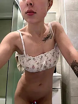 Snapshot of SakuraSara chatting on 09-21-25, 05:53 SakuraSara online show from 09-21-25, 05:53