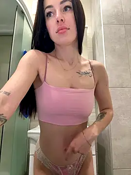 Snapshot of SakuraSara chatting on 12-17-25, 04:07 SakuraSara online show from 12-17-25, 04:07