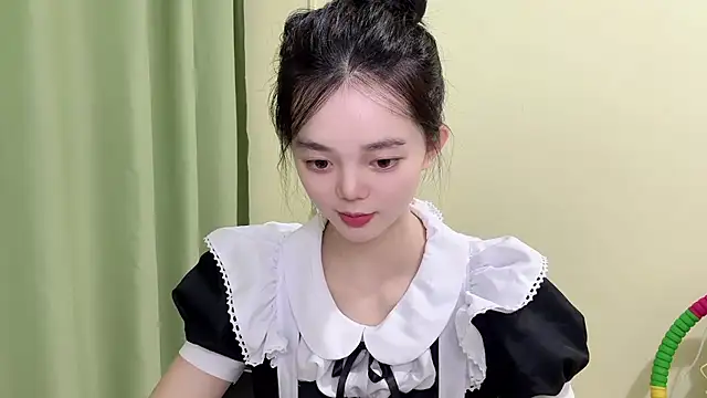 Snapshot of Nicole-13 chatting on 09-21-25, 02:19 Nicole-13 online show from 09-21-25, 02:19