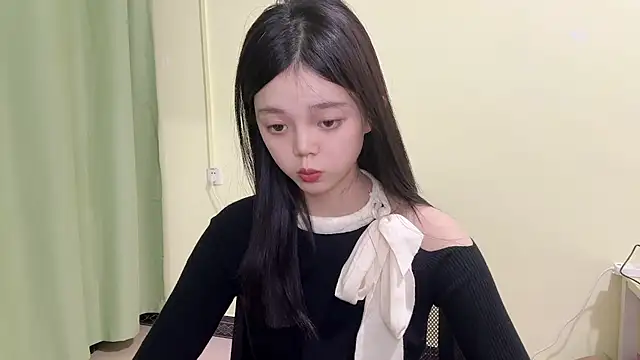 Snapshot of Nicole-13 chatting on 10-25-25, 01:07 Nicole-13 online show from 10-25-25, 01:07