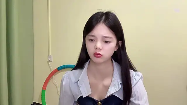 Snapshot of Nicole-13 chatting on 11-12-25, 10:48 Nicole-13 online show from 11-12-25, 10:48