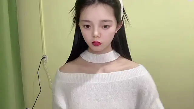 Snapshot of Nicole-13 chatting on 11-24-25, 12:05 Nicole-13 online show from 11-24-25, 12:05