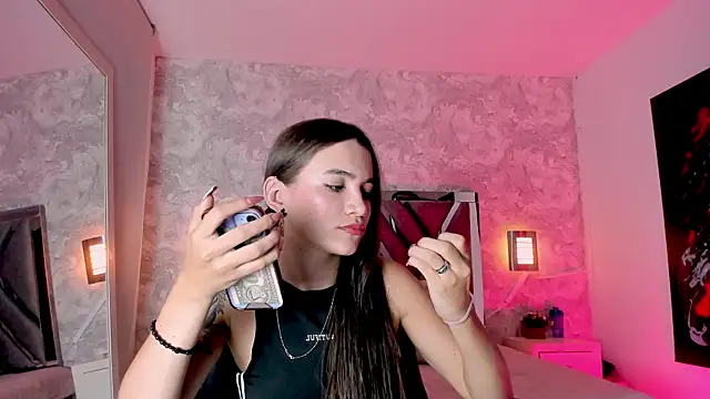 Snapshot of aitana_baker_ chatting on 01-14-26, 06:13 aitana baker online show from 01-14-26, 06:13