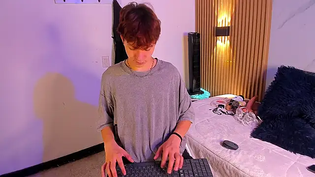 Snapshot of IM_DAREN chatting on 09-29-25, 12:32 IM DAREN online show from 09-29-25, 12:32