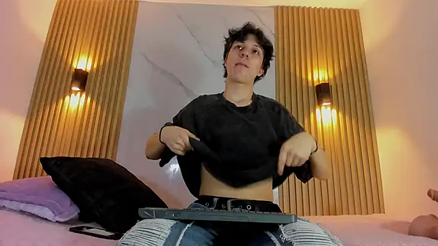 Snapshot of IM_DAREN chatting on 11-25-25, 03:39 IM DAREN online show from 11-25-25, 03:39