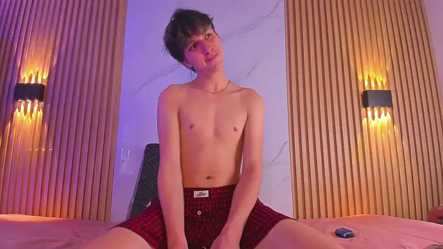 Snapshot of IM_DAREN chatting on 12-05-25, 04:10 IM DAREN online show from 12-05-25, 04:10