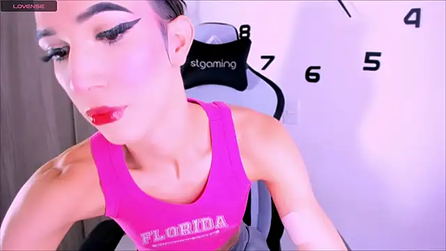 Snapshot of fhalon_foxxxys_ chatting on 09-26-25, 01:26 fhalon foxxxys online show from 09-26-25, 01:26