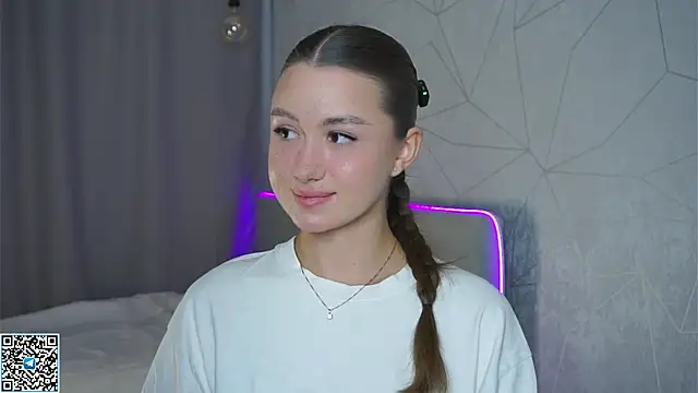 Snapshot of vvillywonka chatting on 09-24-25, 01:42 vvillywonka online show from 09-24-25, 01:42