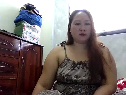 Snapshot of prettywetmom88 chatting on 01-09-26, 01:41 prettywetmom88 online show from 01-09-26, 01:41